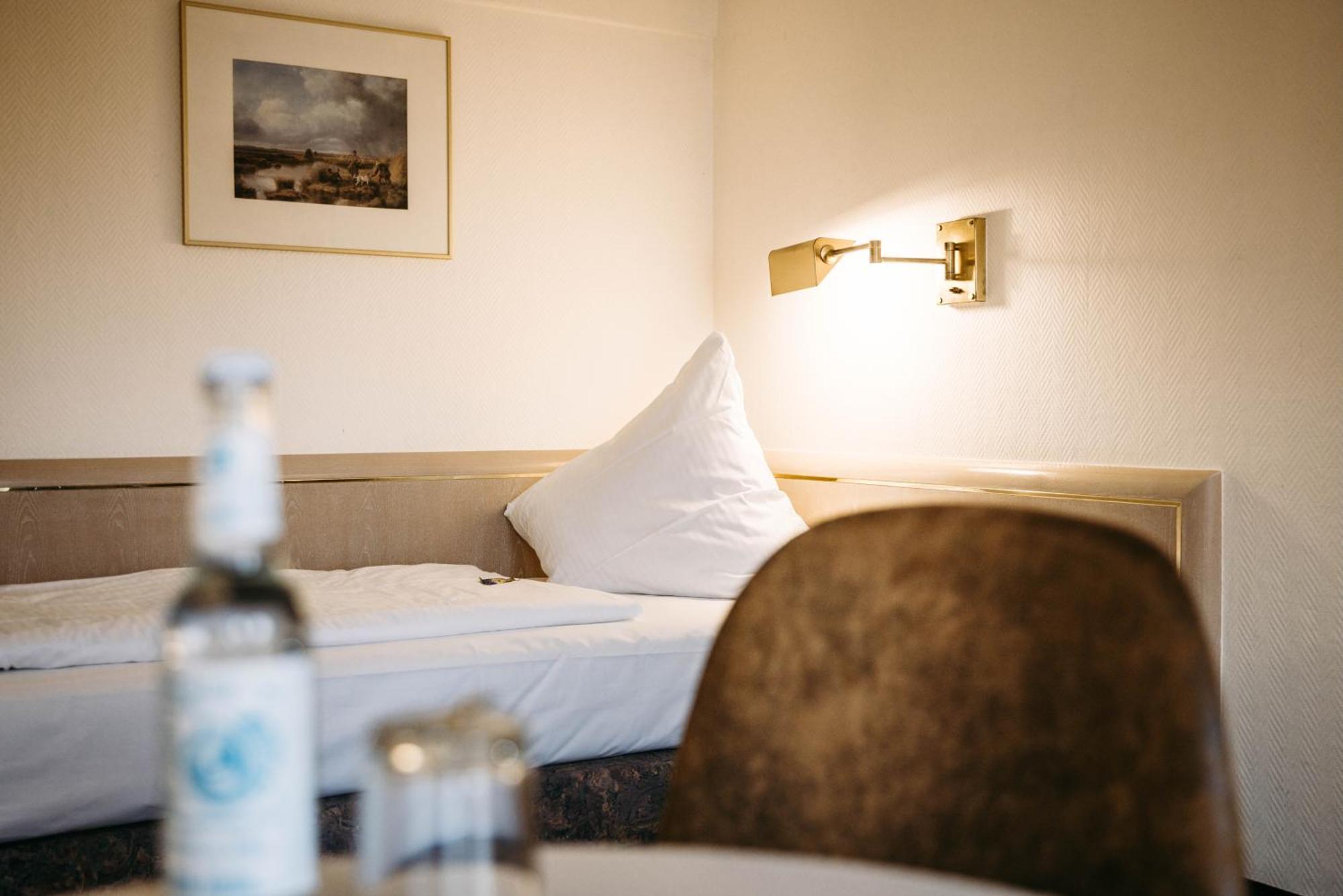 Zur Muehle - Hotel Am Fleth Букстехуде Екстериор снимка